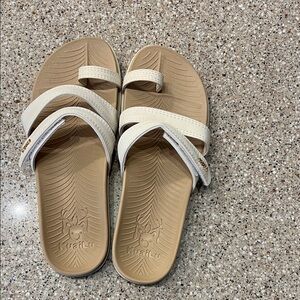 Kuailu Women's Cream Sandals